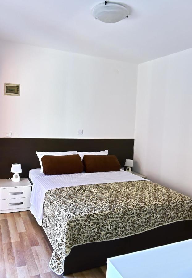 Apartments Zdjelar โปเรช ห้อง รูปภาพ